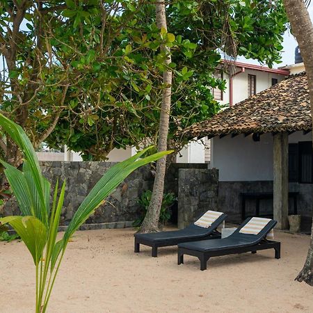 Red Parrot Beach Villa Ambalangoda  Ngoại thất bức ảnh